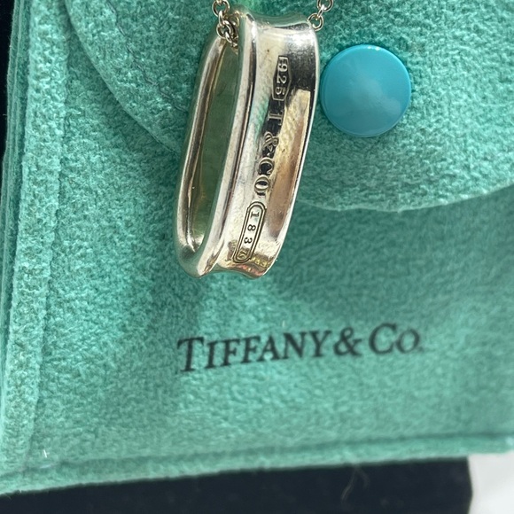 Tiffany & Co. Jewelry - Tiffany and Co Necklace oval silver 925. Size 19 inches.